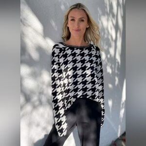 SIX/FIFTY NWT MODESTY WITH STYLE BLACK & WHITE KNIT HOUNDSTOOTH SWEATER SIZE MED